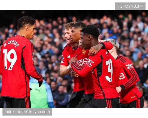 曼联凭借多打一人优势完成逆转 红点套餐成为比赛关键转折点